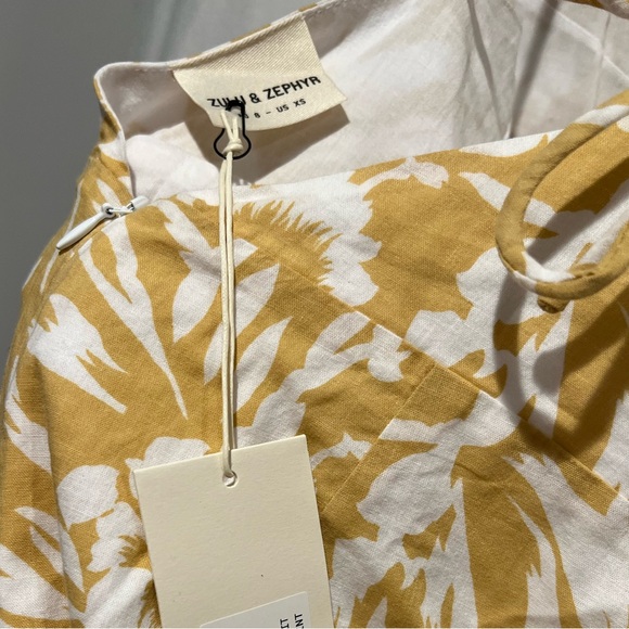 NWT Anthropologie Zulu & Zephyr Mustard and White Floral Romper Pockets - Picture 5 of 10